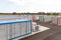 Nissan recycles Leaf batteries for Rome airport, 2025